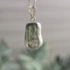 Dije de plata .925 con moldavita natural