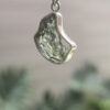 Dije de plata .925 con moldavita natural