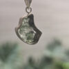 Dije de plata .925 con moldavita natural