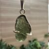 Dije de plata .925 con moldavita natural