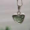 Dije en plata 9.25 con moldavita natural