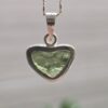 Dije en plata 9.25 con moldavita natural