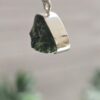 Dije en plata 9.25 con moldavita natural