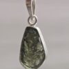 Dije en plata con moldavita natural