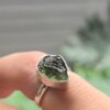 Anillo en plata 9.25 con moldavita natural