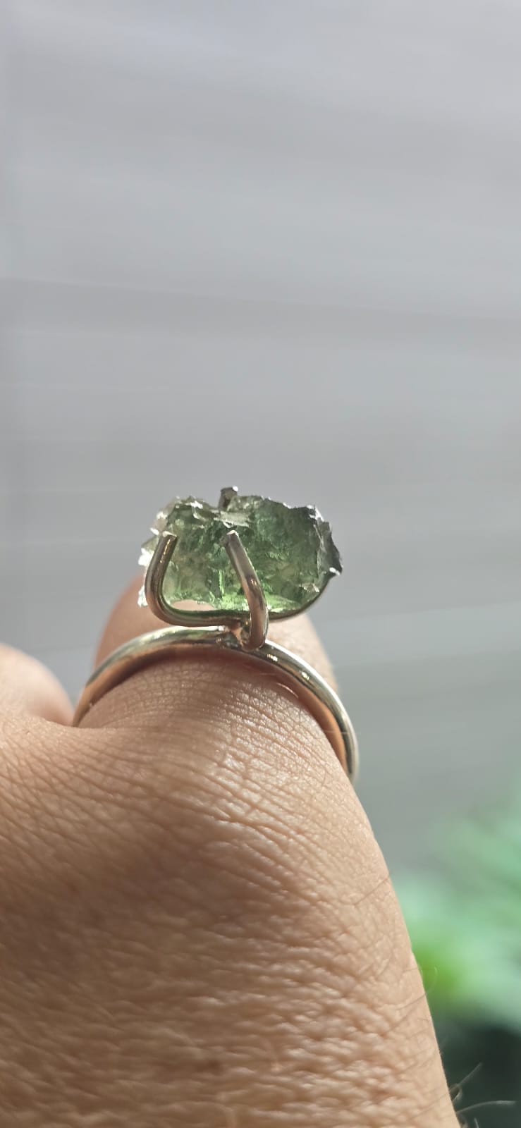 IMG-20250521-WA0014 anillo en plata 925 con moldavita natural