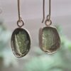 aretes en plata 925 con moldavita natural