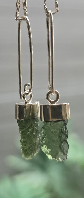 IMG-20250521-WA0039 Aretes en plata 925 con moldavita natural