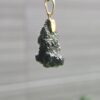Dije de oro de 14 quilates con moldavita natura