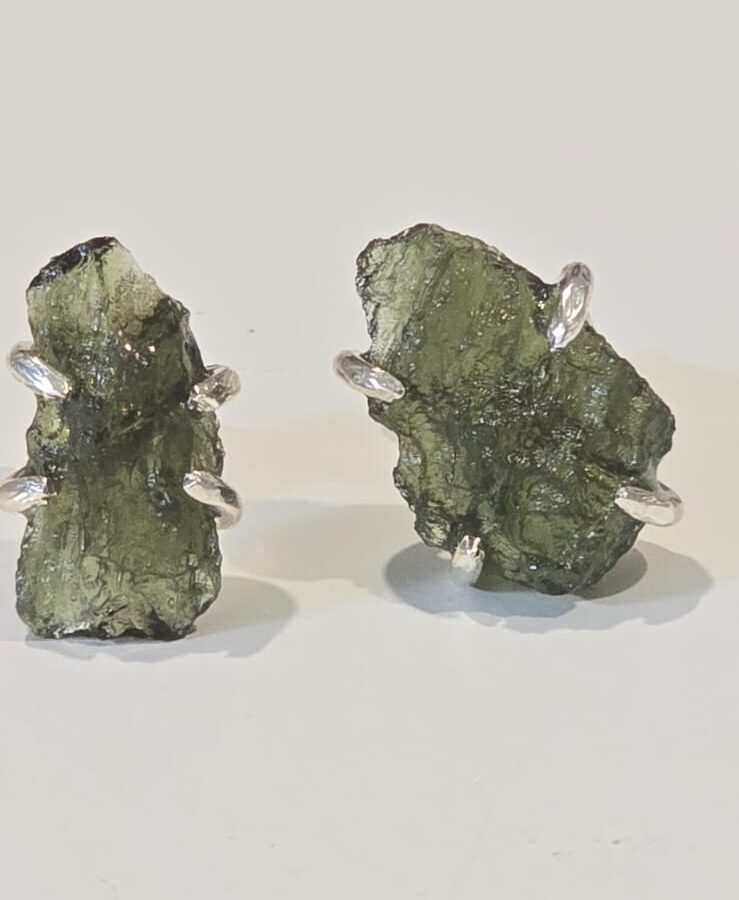 Aretes en plata 9.25 con moldavita natural