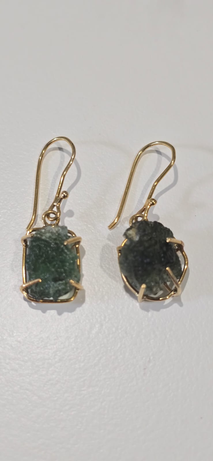 IMG-20250606-WA0010 Aretes en oro de 14 quilates con Moldavita natural