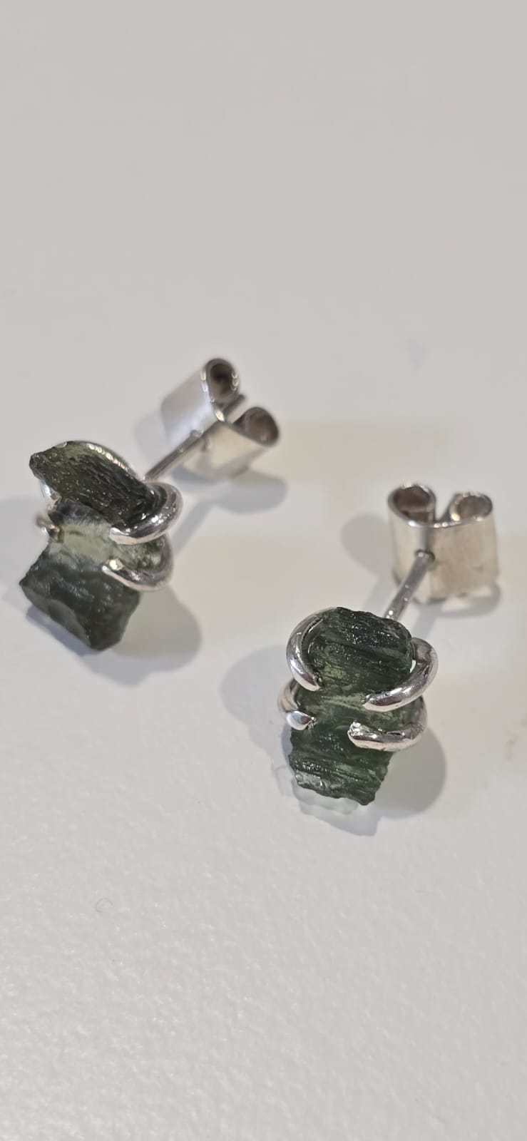 IMG-20250606-WA0020 Aretes en plata 9.25 con moldavita natural