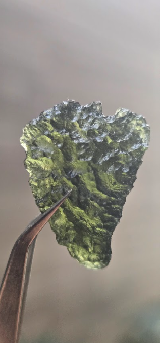 Moldavita auténtica en bruto de gran formato | Pieza única