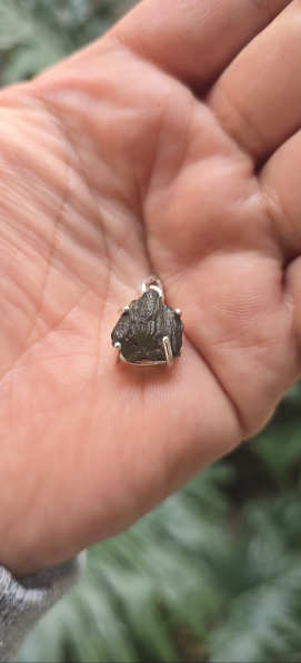 Dije en plata 9.25 con moldavita natural