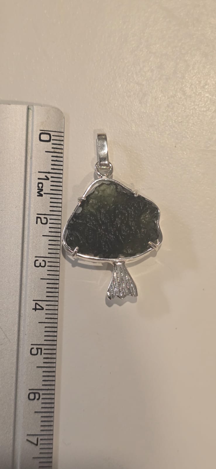 Dije en plata 9.25 con moldavita natural