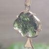 Dije en plata 9.25 con moldavita natural