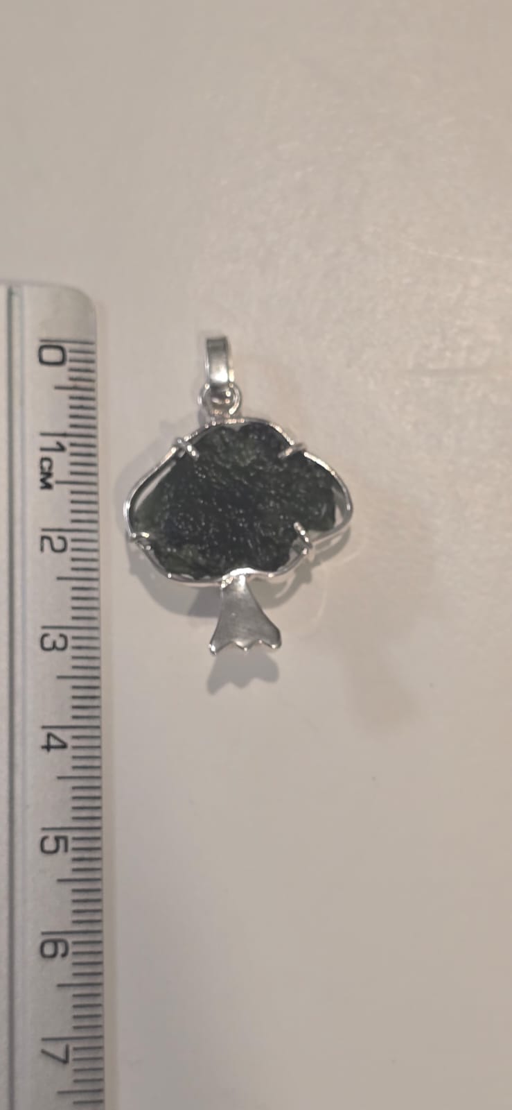 Dije en plata 9.25 con moldavita natural