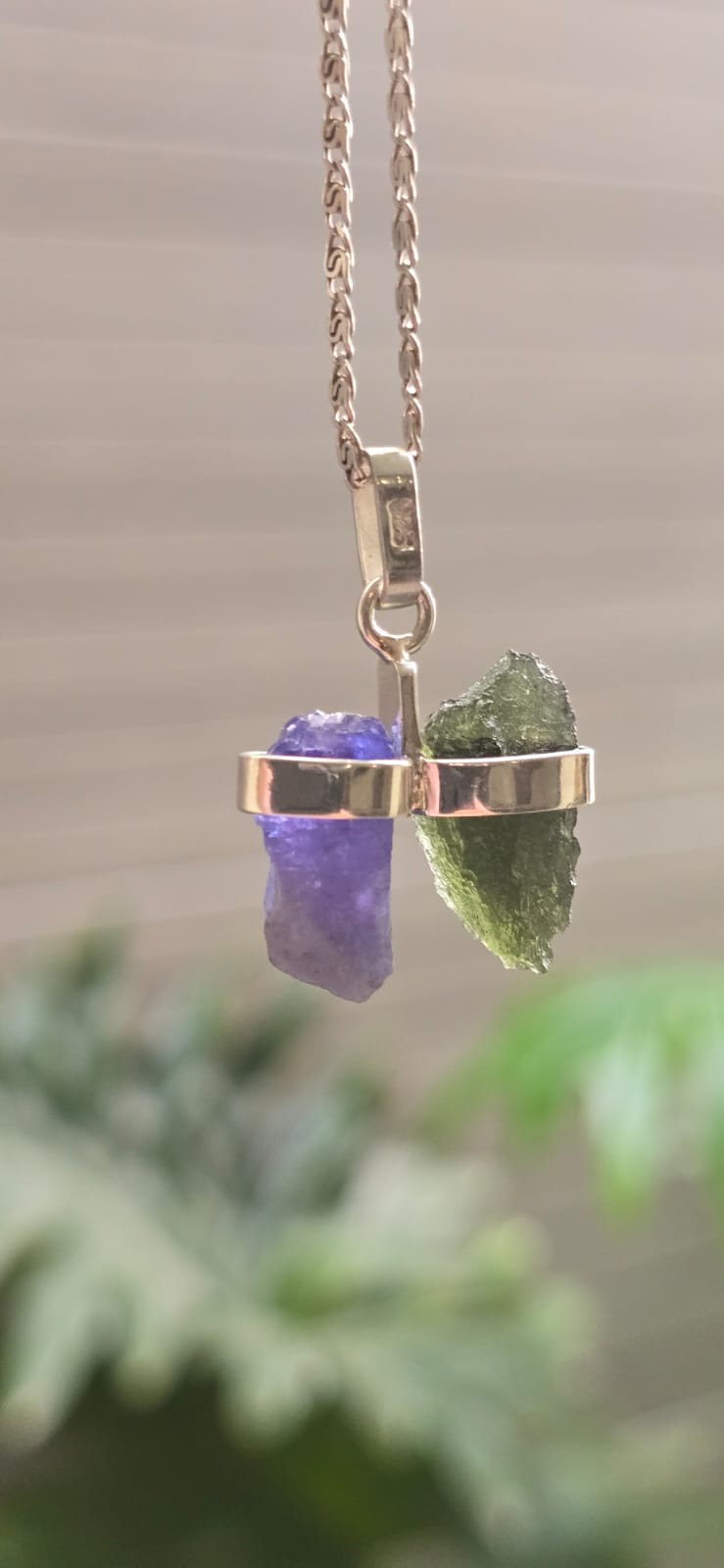 Dije en plata 9.25 con moldavita natural + tanzanita