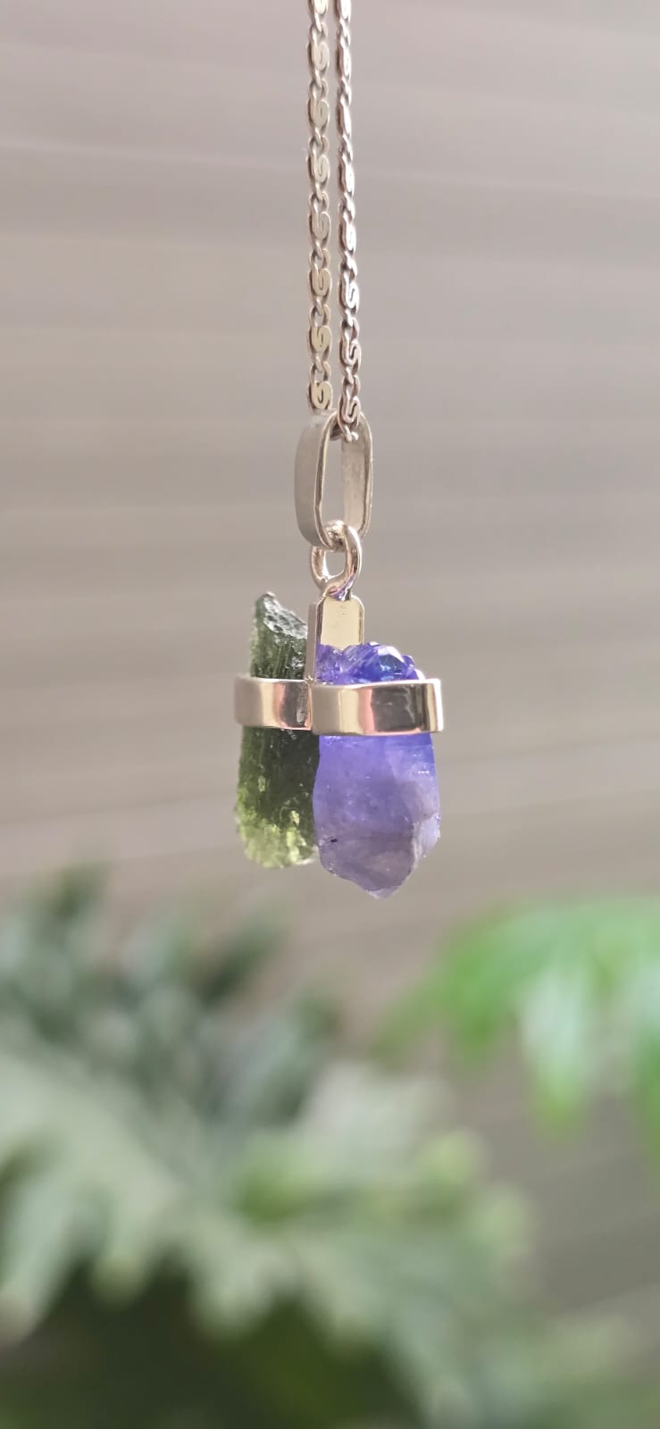 Dije en plata 9.25 con moldavita natural + tanzanita