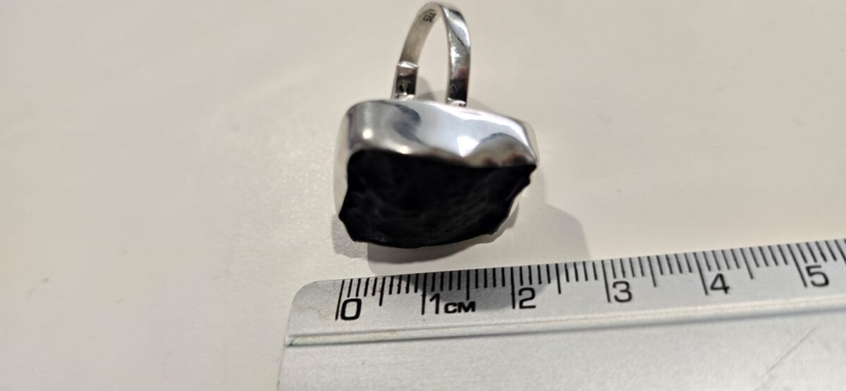 Anillo en plata 9.25 con moldavita natural