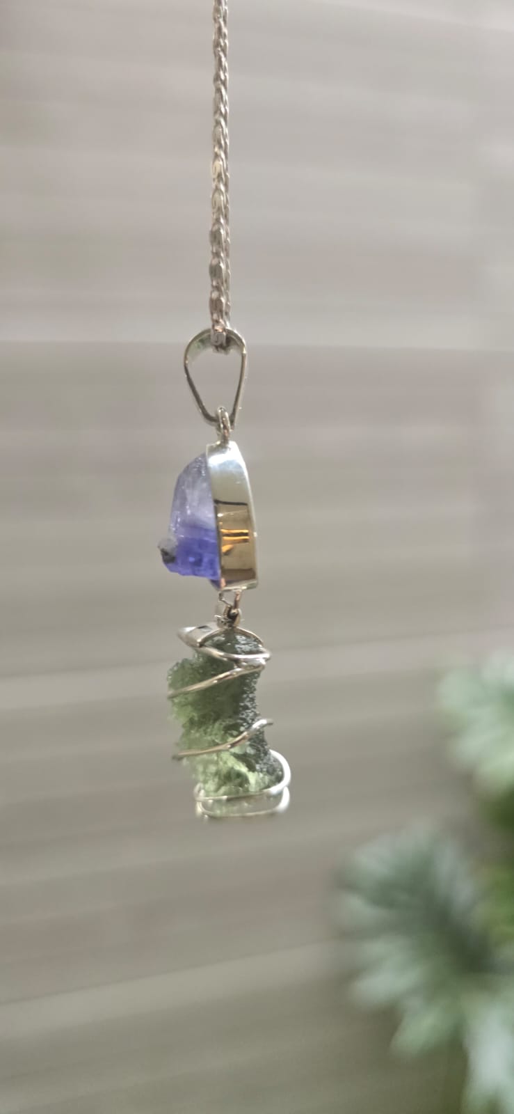 Dije en plata 9.25 con moldavita natural + tanzanita