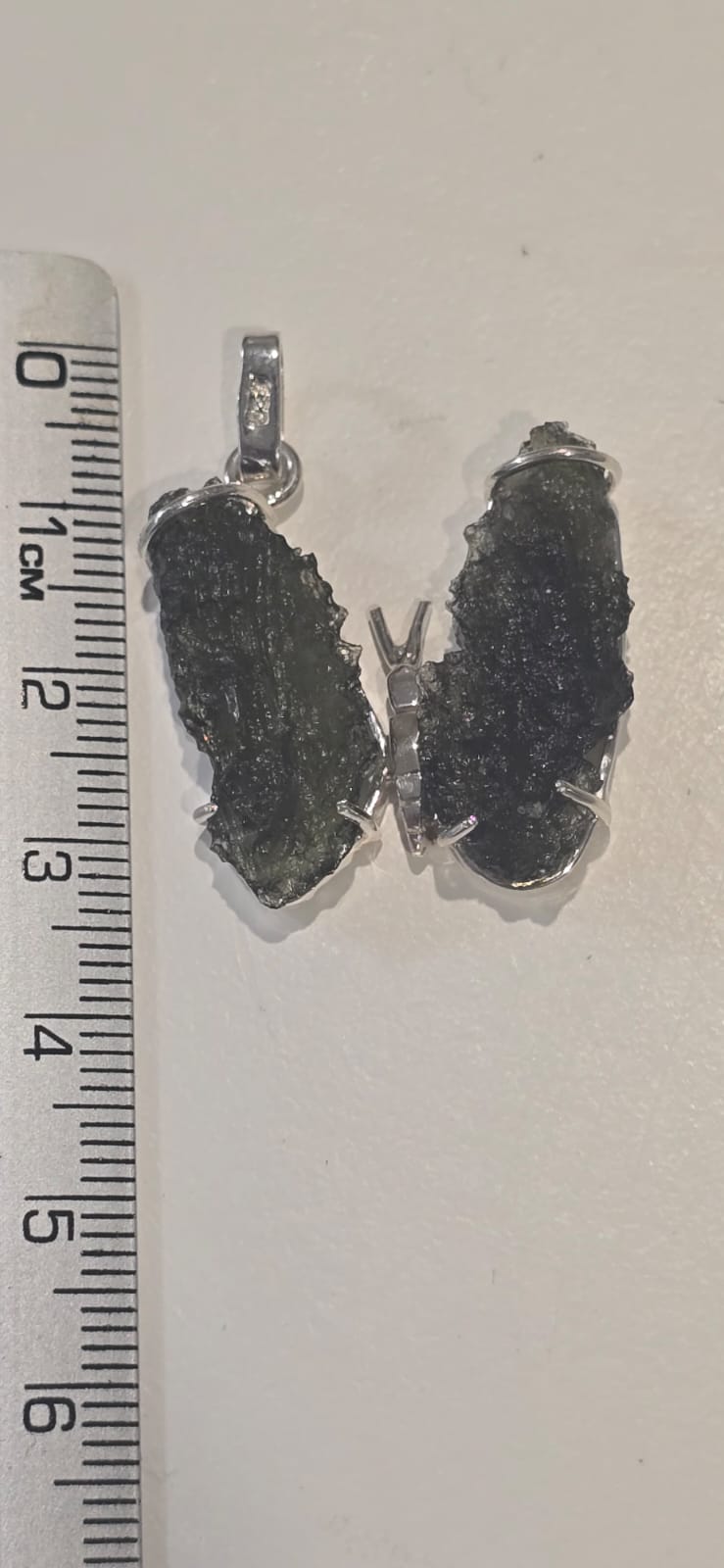 Dije en plata 9.25 con moldavita natural