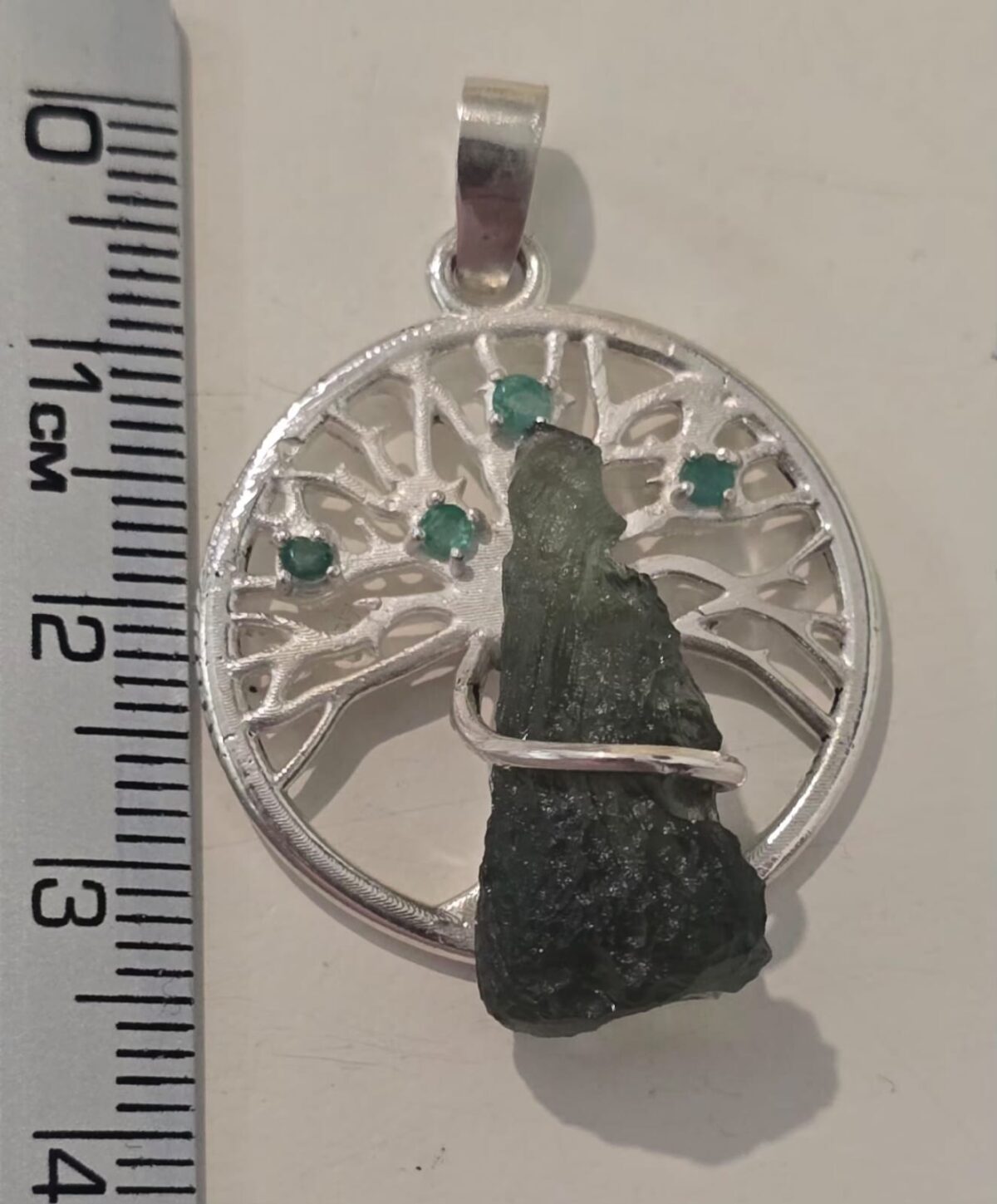 Dije en plata 9.25 con moldavita natural