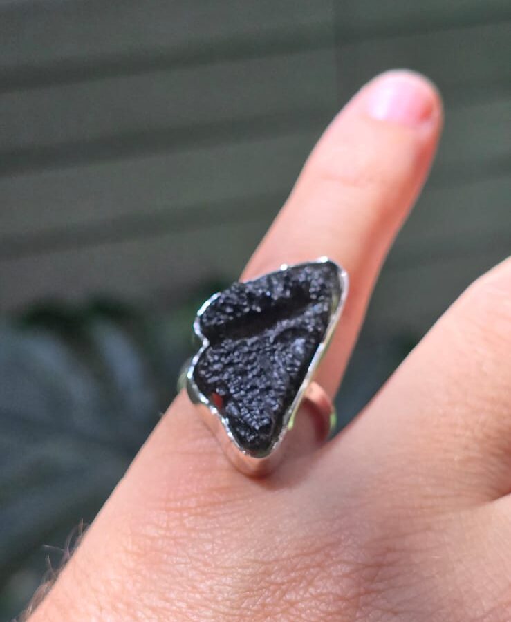 Anillo en plata 9.25 con moldavita natural