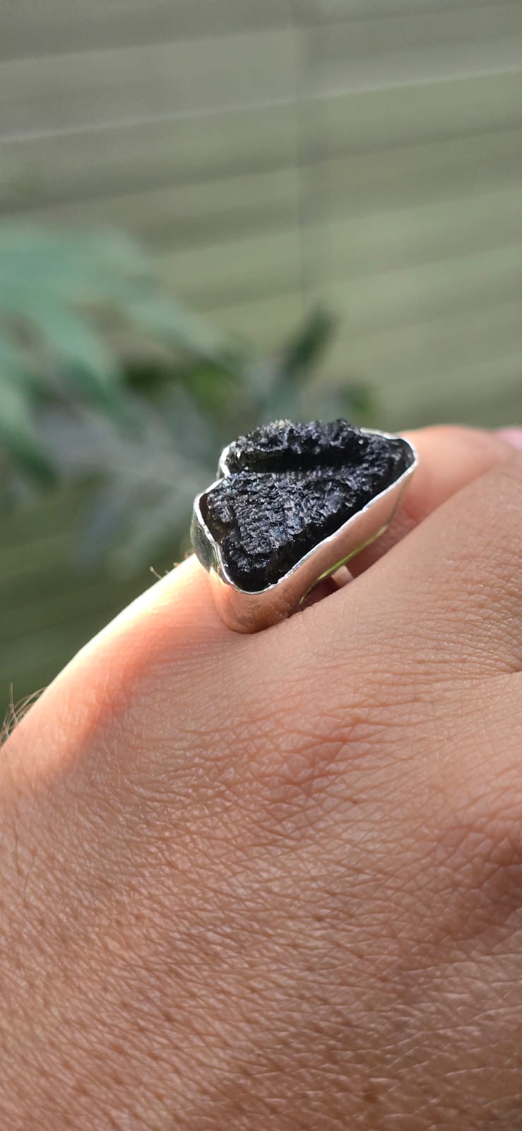 Anillo en plata 9.25 con moldavita natural