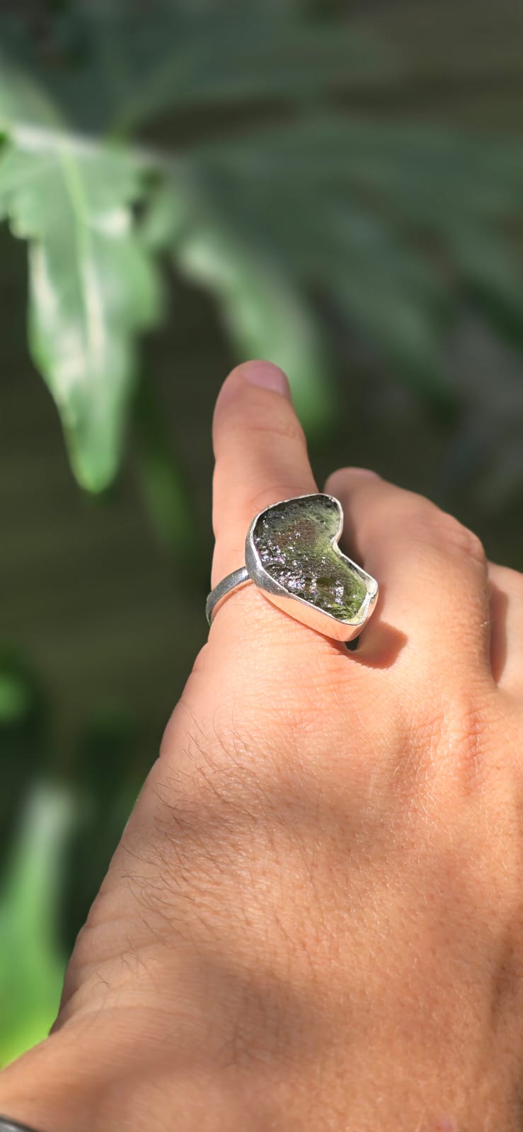 Anillo en plata 9.25 con moldavita natural