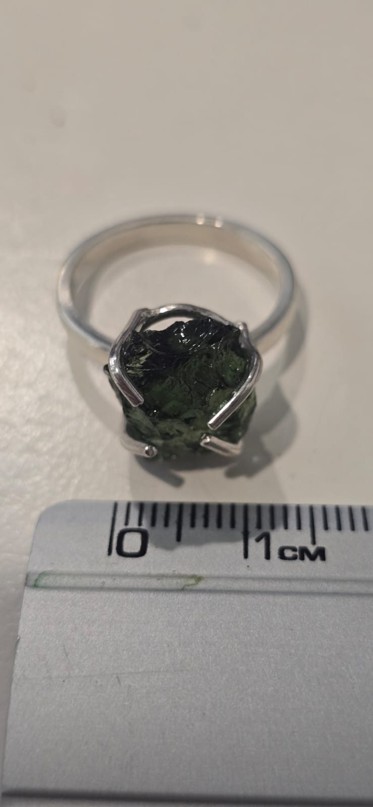 Anillo en plata 9.25 con moldavita natural