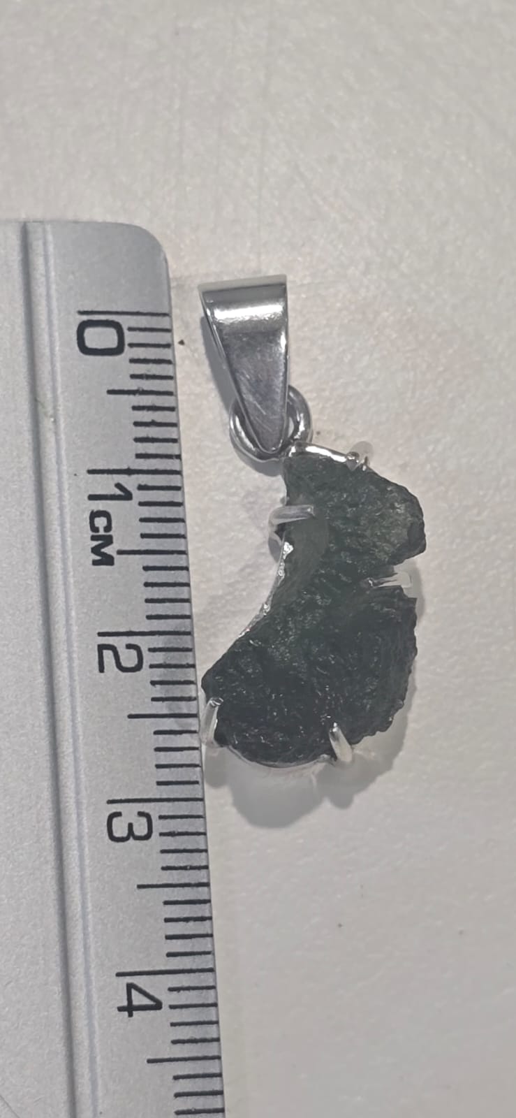 Dije en plata 9.25 con moldavita natural