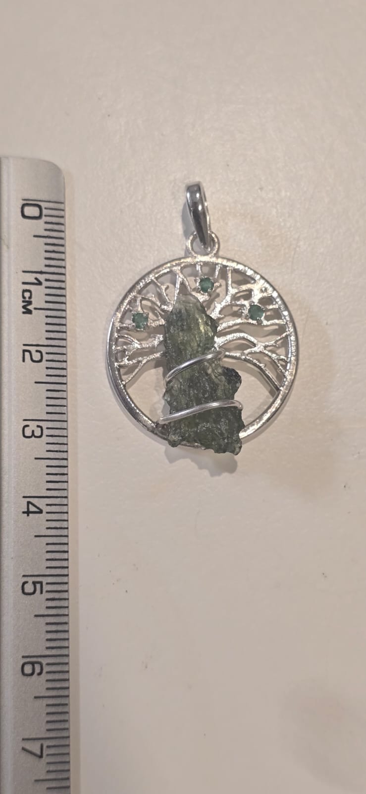 Dije en plata 9.25 con moldavita natural