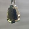 Dije en plata 9.25 con moldavita natural facetada