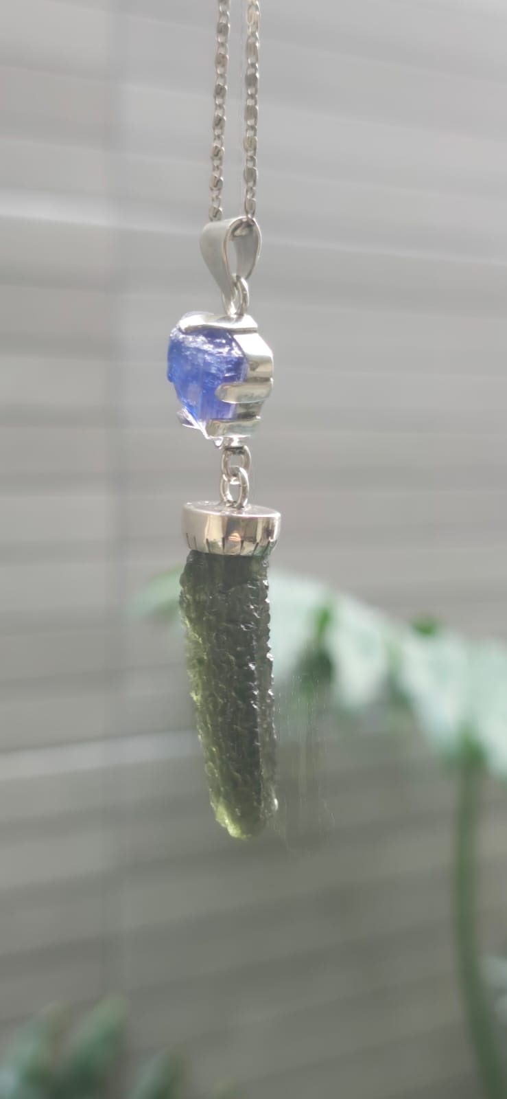 Dije en plata 9.25 con moldavita natural + tanzanita