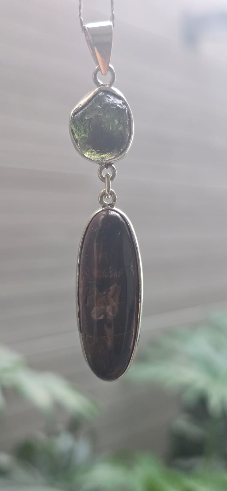 Dije en plata 9.25 con moldavita natural + Agatha de fuego