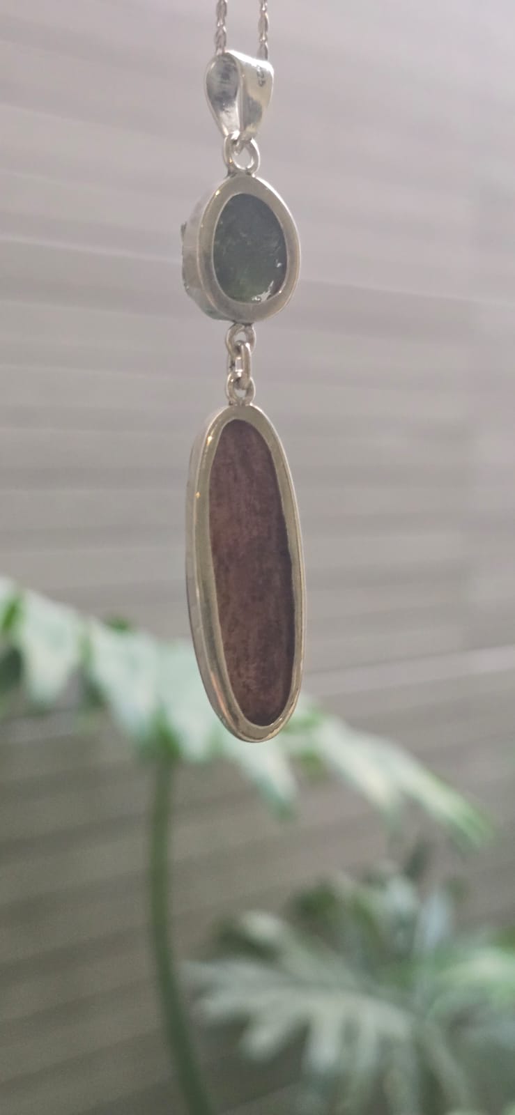 Dije en plata 9.25 con moldavita natural + Agatha de fuego