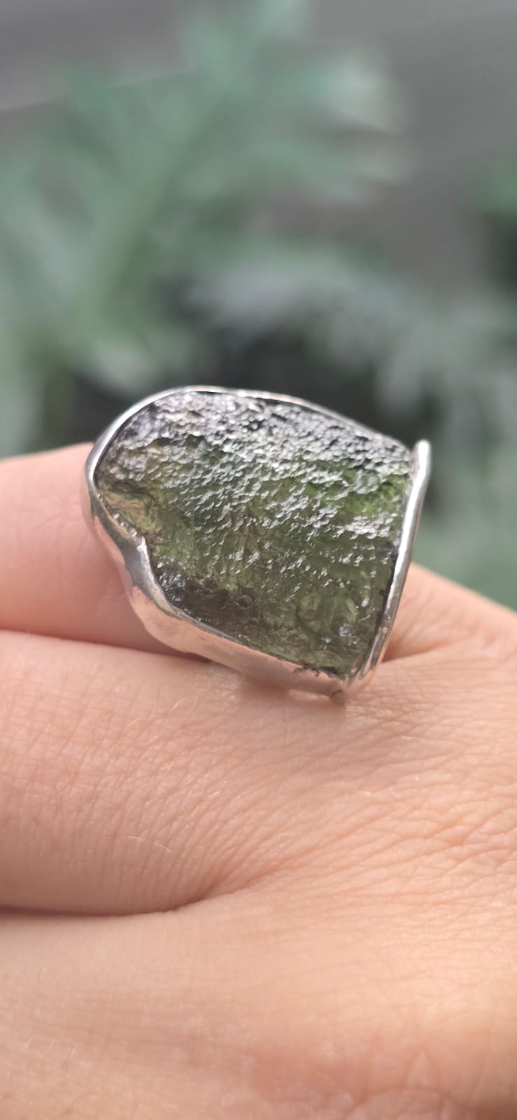 Anillo en plata 9.25 con moldavita natural