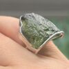 Anillo en plata 9.25 con moldavita natural