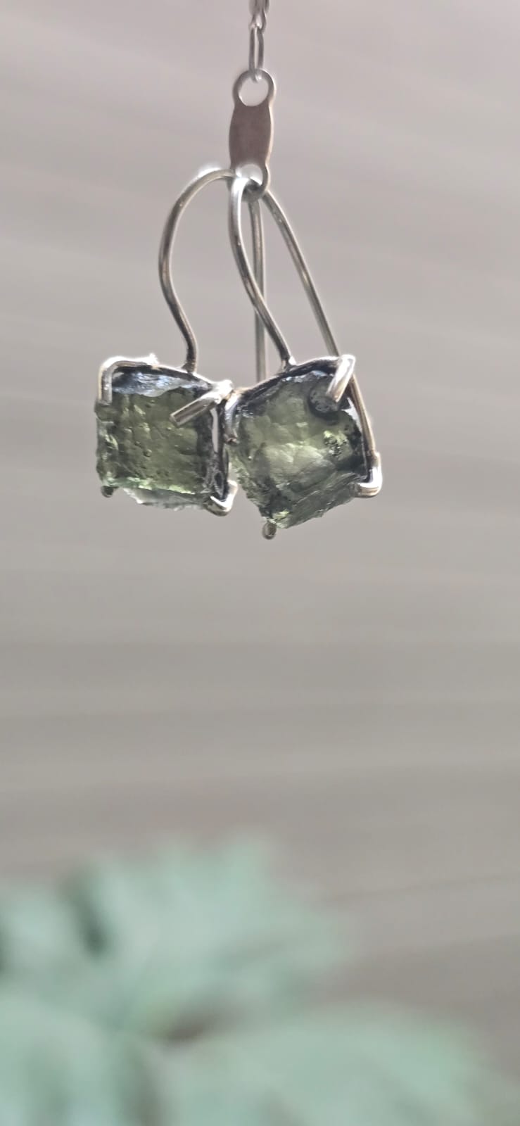 Aretes en plata 9.25 con moldavita natural