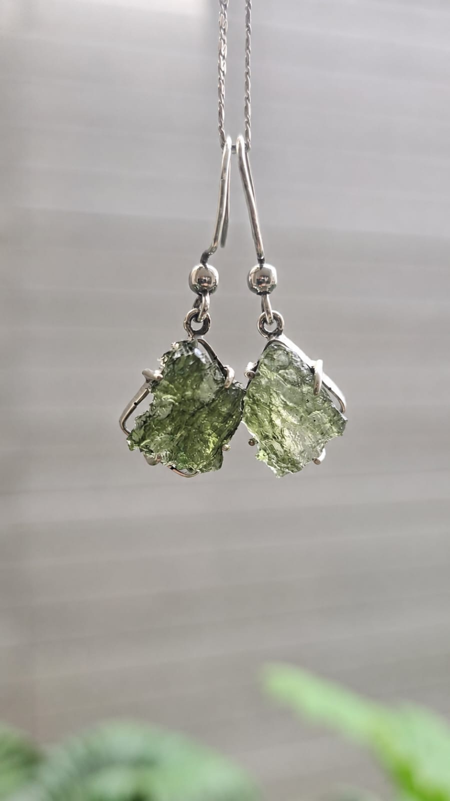 Aretes en plata 9.25 con moldavita natural