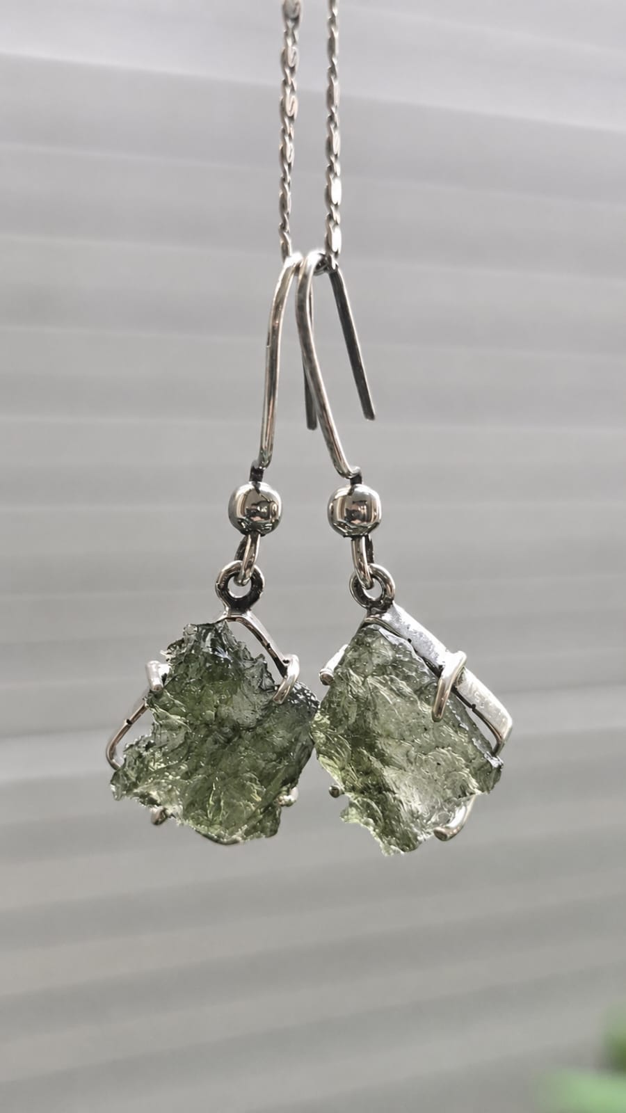 Aretes en plata 9.25 con moldavita natural