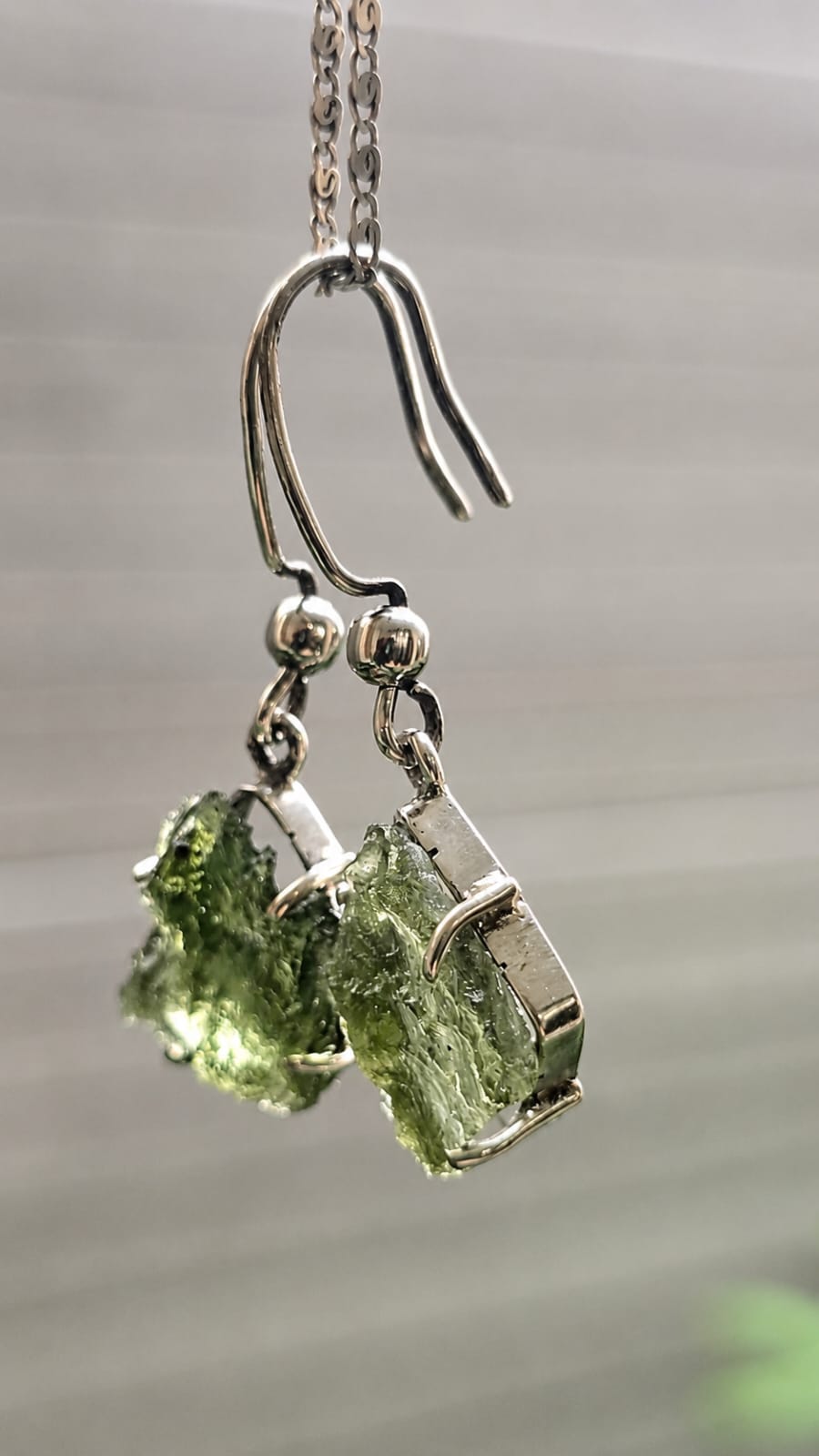 Aretes en plata 9.25 con moldavita natural