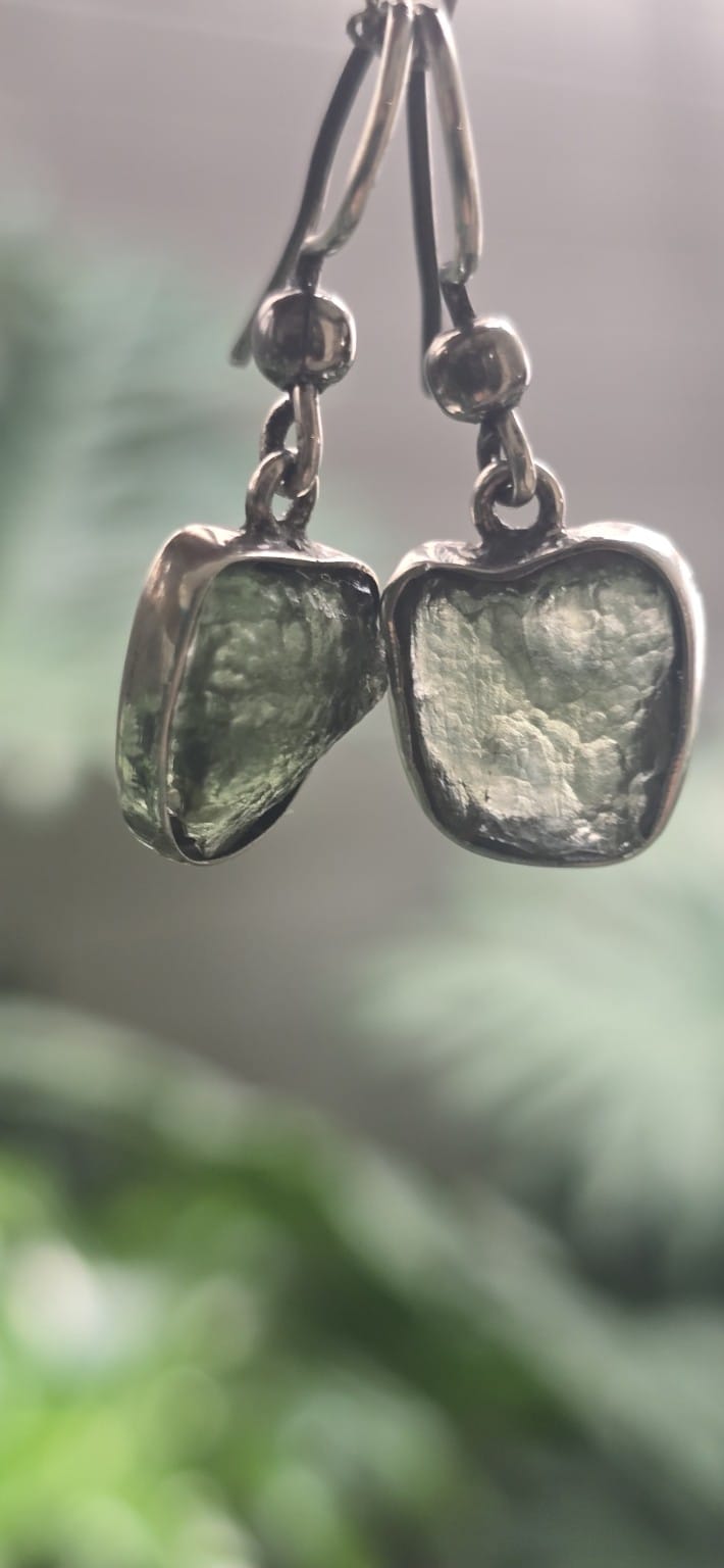 Aretes en plata 9.25 con moldavita natural