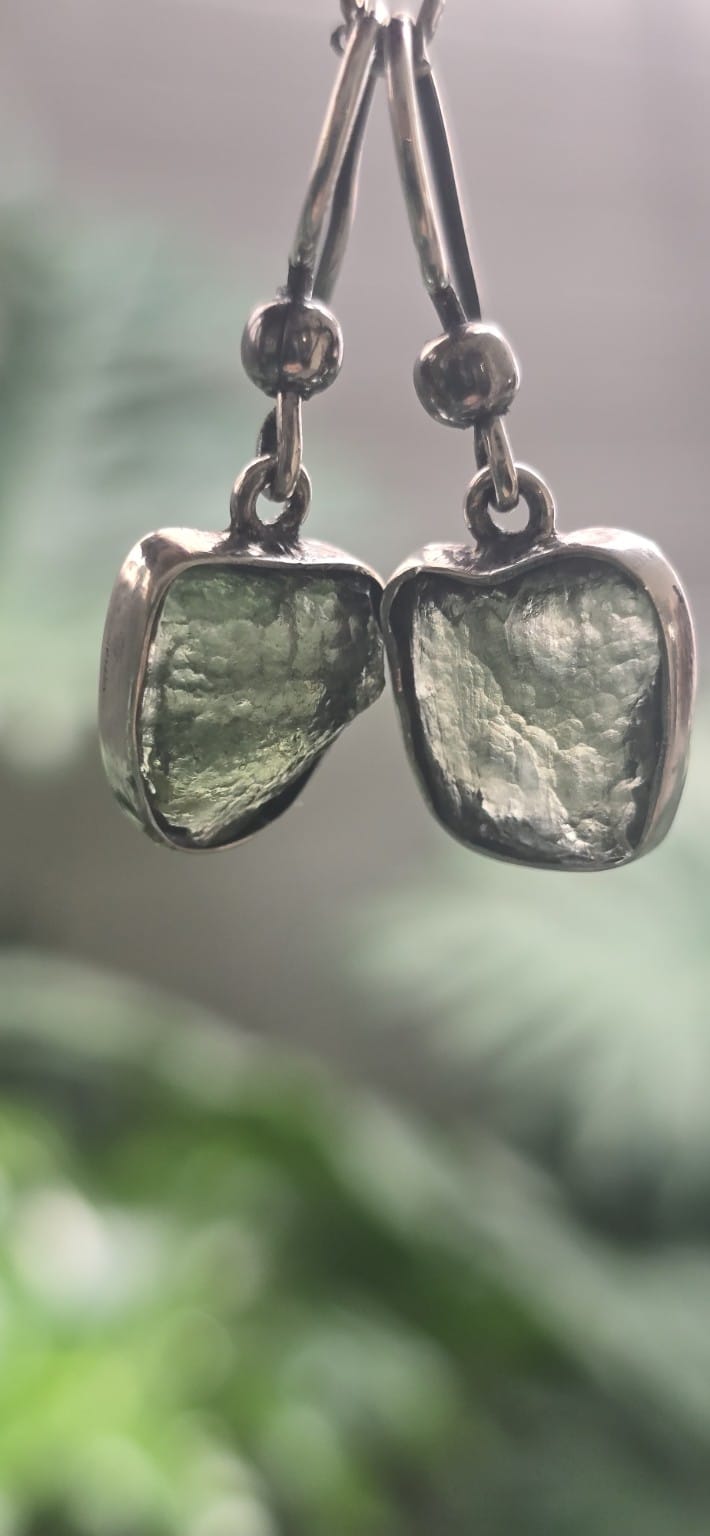 Aretes en plata 9.25 con moldavita natural