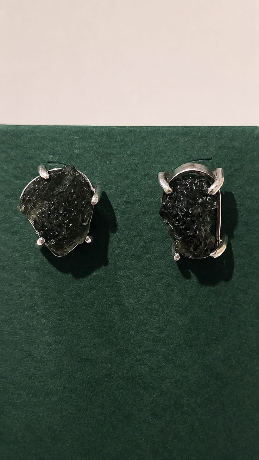 Aretes en plata 9.25 con moldavita natural