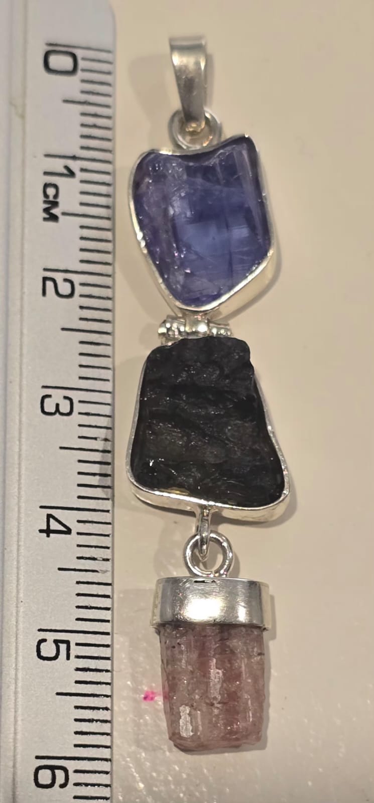 Dije en plata 9.25 con moldavita natural + tanzanita + topacio rosa