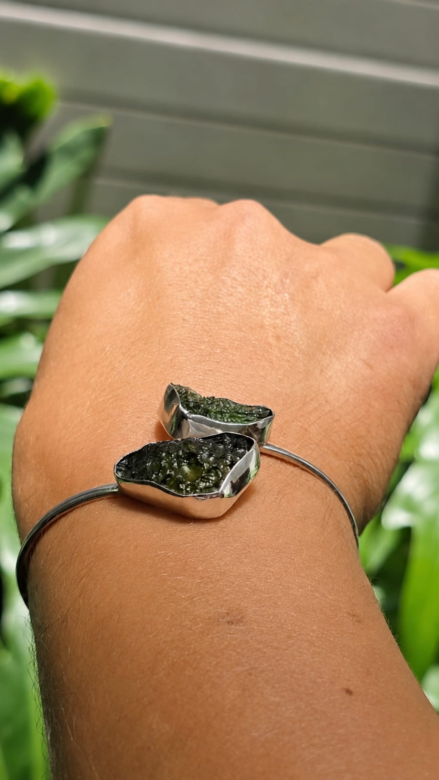 Pulsera en plata 9.25 con moldavita natural