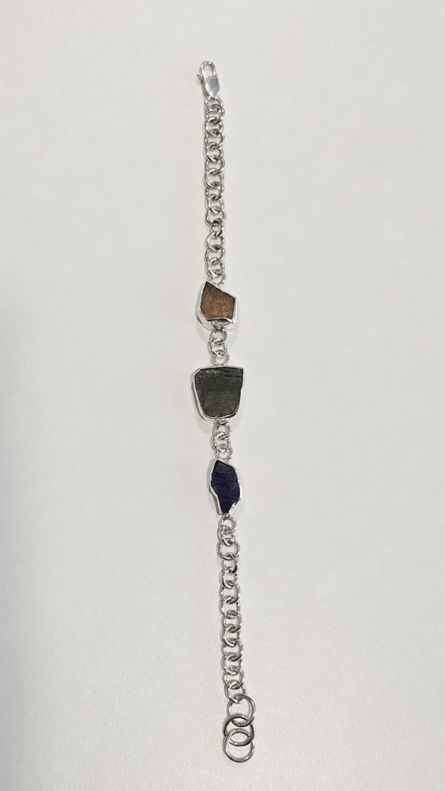 26-167 (3) Pulsera en plata 9.25 con moldavita + tanzanita + topacio rosa