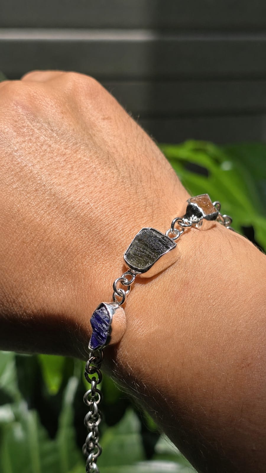 26-167 (4) Pulsera en plata 9.25 con moldavita + tanzanita + topacio rosa